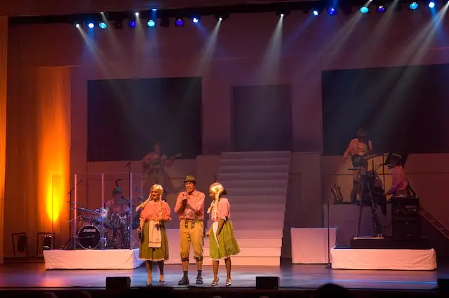 De Duitsers in de Theatershow Terug naar de Kust. Foto: Wim Lanser