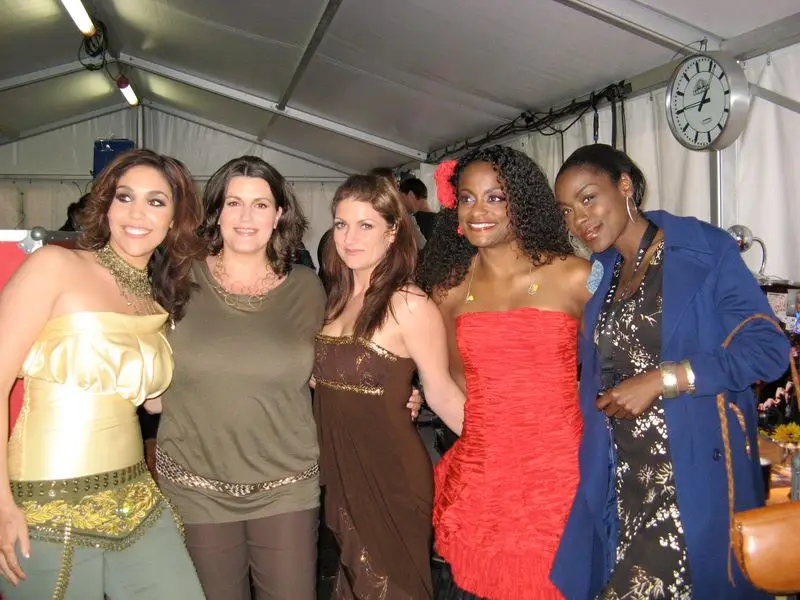 Hind, Sandra Dorland, Lana Wolf, Izaline Calister, Giovanca - CONCERT OP HET WATER VOOR CARRÉ MET HET METROPOLE ORKEST