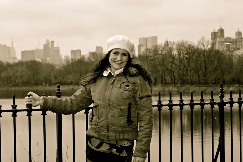 Lana Wolf, New York - Something About Lana