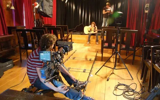 Clipopname - CLIP OPNAMES EN 3FM - Lana Wolf