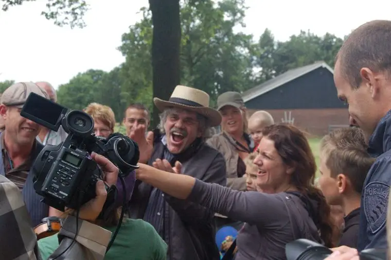 Lana interviewing Bennie Joling next to Erben Wennemars