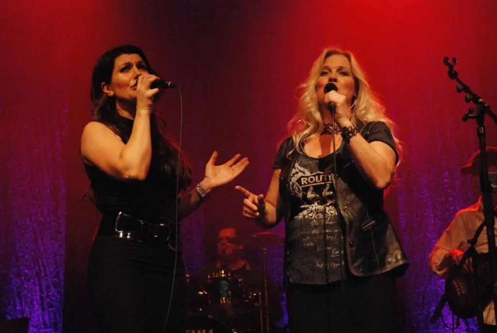 Country Legends Stadsgehoorzaal Kampen 15 - The American Country Legends staat als een huis - Lana Wolf