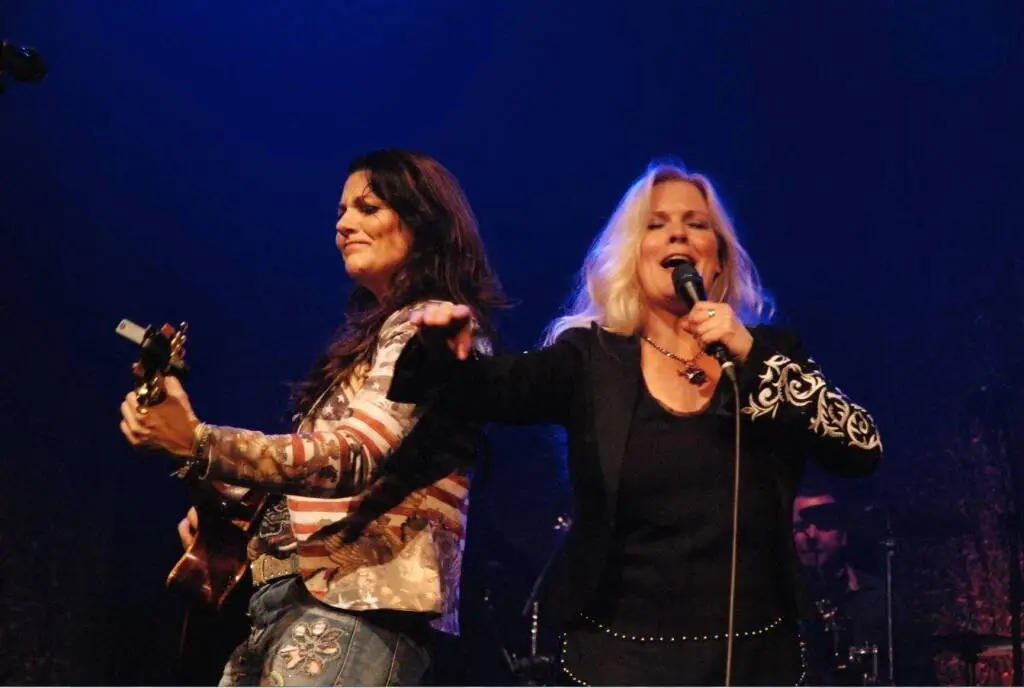 Country Legends Stadsgehoorzaal Kampen 18 - The American Country Legends staat als een huis - Lana Wolf