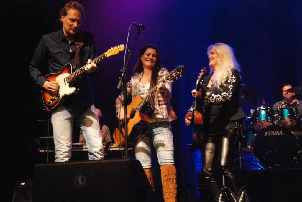 Country Legends Stadsgehoorzaal Kampen 7 - The American Country Legends staat als een huis - Lana Wolf