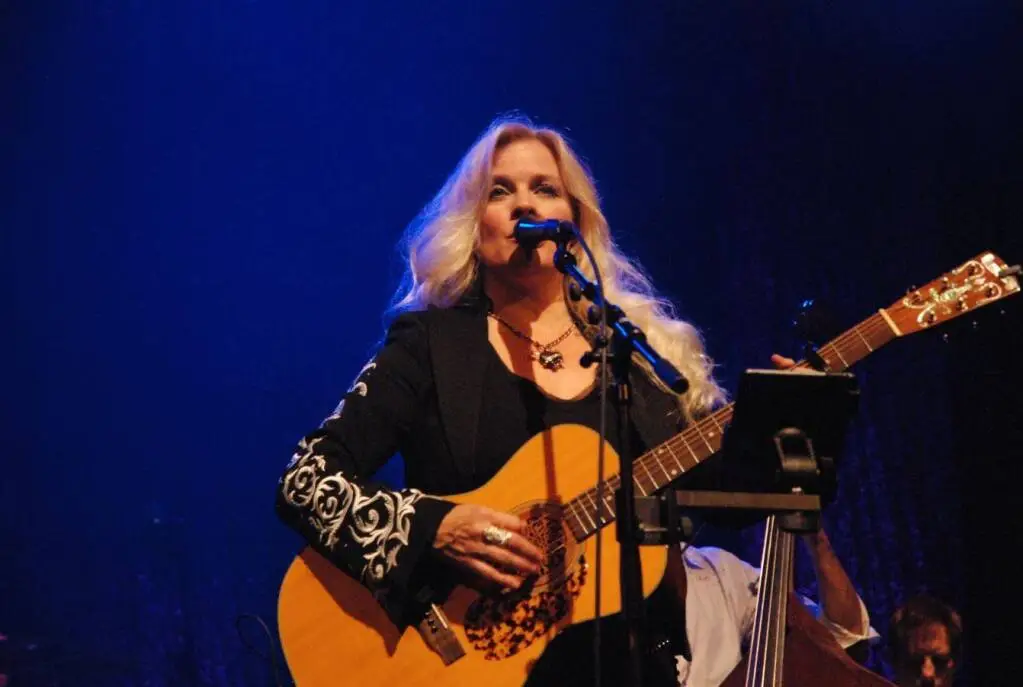 Country Legends Stadsgehoorzaal Kampen 9 - The American Country Legends staat als een huis - Lana Wolf