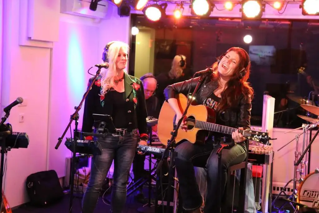 Radio Veronica Pam Mcbeth Lana Wolf - Radio Veronica - Countdown Café