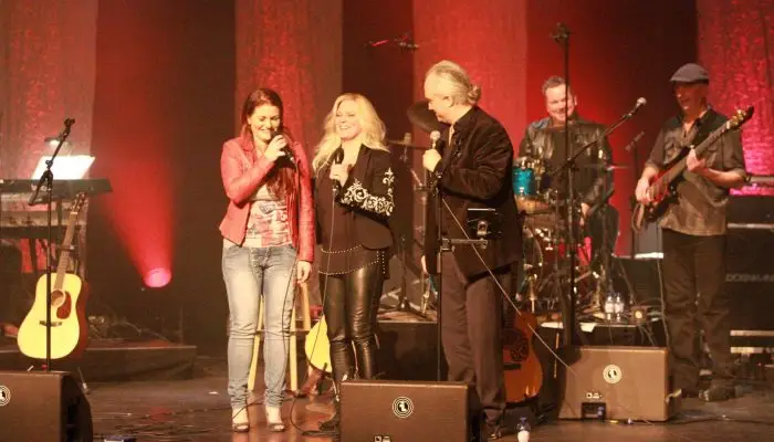 Tacl - THE AMERICAN COUNTRY LEGENDS SHOW - Lana Wolf
