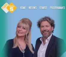 Omroepmax 1 - Omroep MAX met Manuela Kemp & Henkjan Smits - Lana Wolf