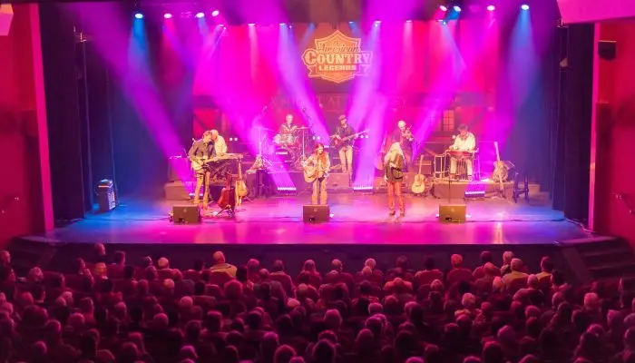 The American Country Legends - Nashville. Again. Why!? - Lana Wolf