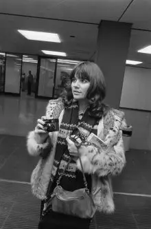 Zangeres Linda Ronstadt Op Schiphol, Bestanddeelnr 928 8975 - Linda Ronstadt is de koningin van de countrypop - Lana Wolf